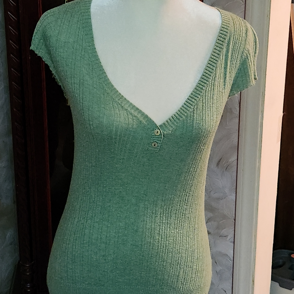 Aeropostale Light Olive Ribbed SUPER STRETCHY Knit V-neckTop VINTAGE